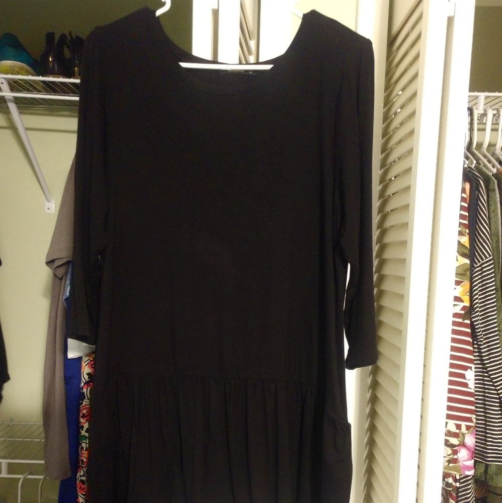 Size L Peplum Style Top, Black, NWOT